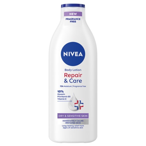 En vit flaska med Nivea Repair & Care kroppslotion, parfymfri, med lila lock och blå etikett.