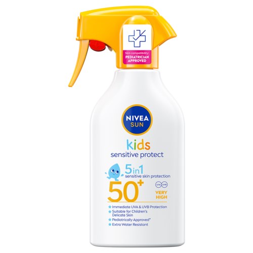 En hvid sprayflaske med gul spraydyse, mærket NIVEA Sun kids, tilbyder beskyttelse til følsom hud med SPF 50+.