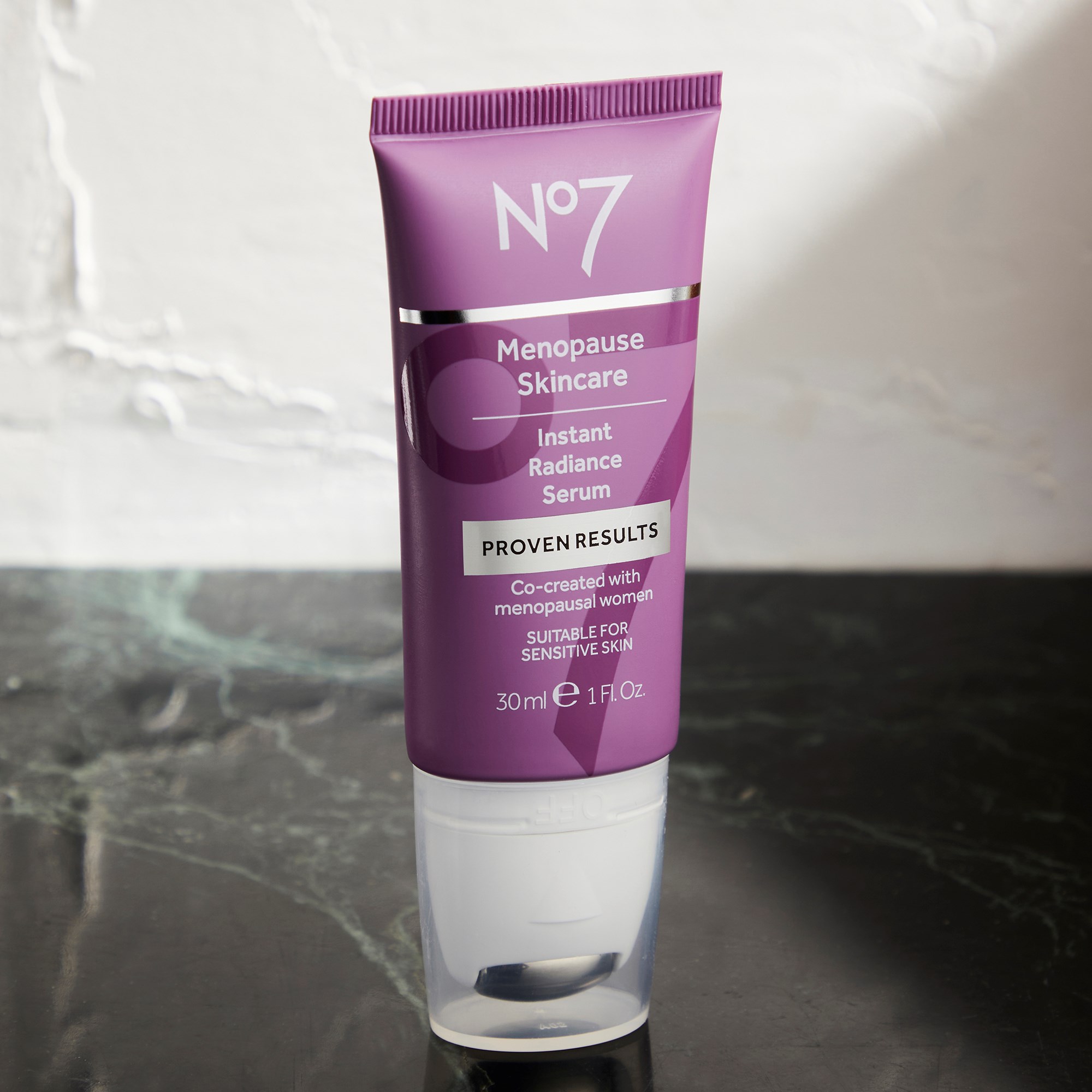 No7 Menopause Instant Radiance Serum 30 ml (obrázok 3)
