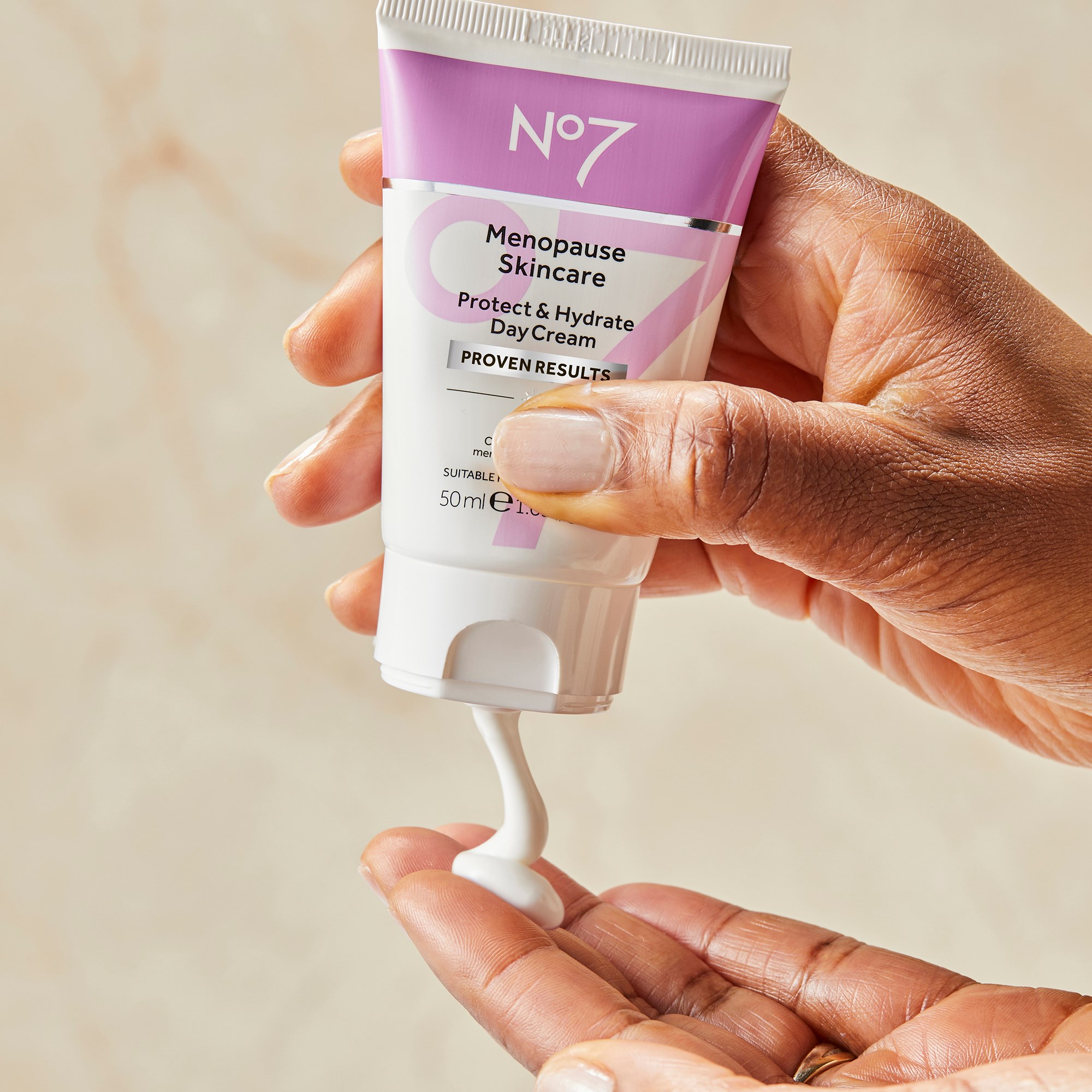 No7 Menopause Protect & Hydrate Day Cream SPF30 50 ml (obrázok 3)