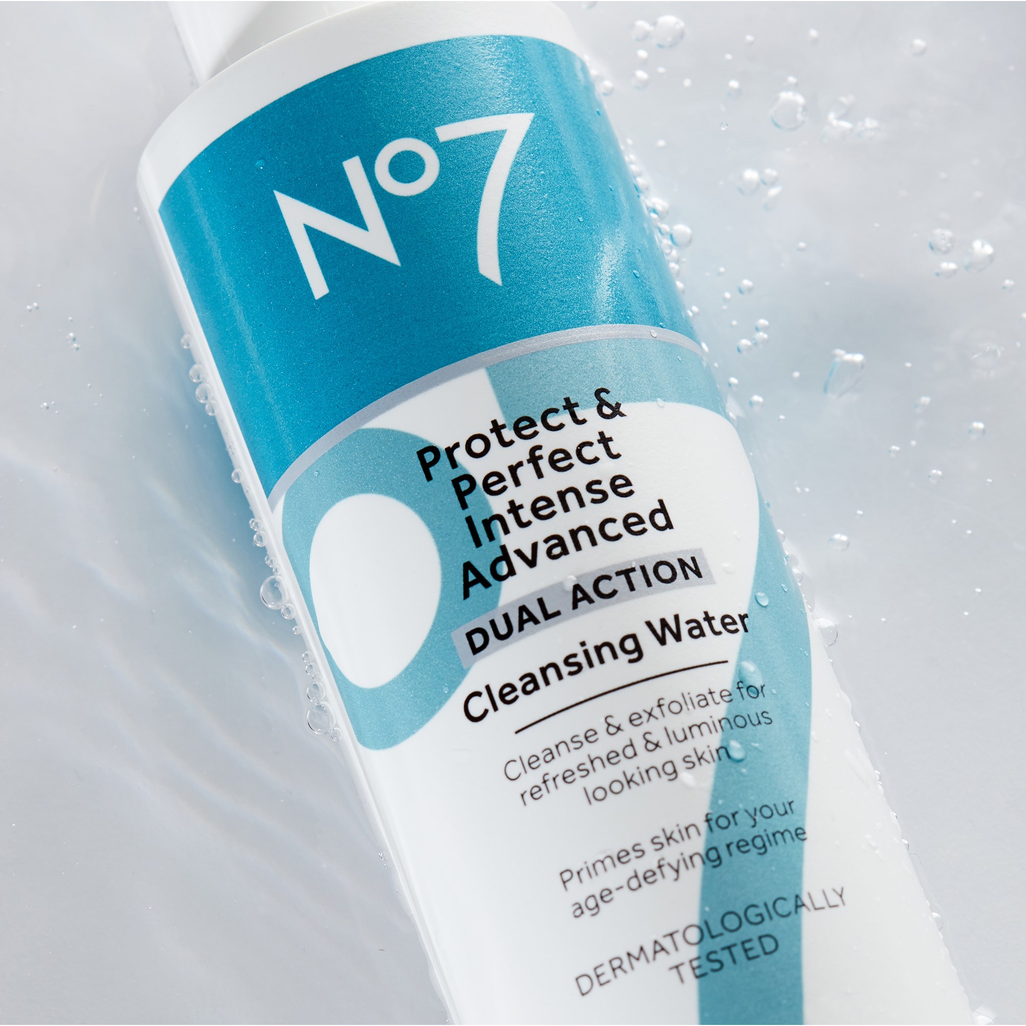 Alternativ bild 1 för No7 Protect & Perfect Intense Advanced Cleansing Water 200 ml