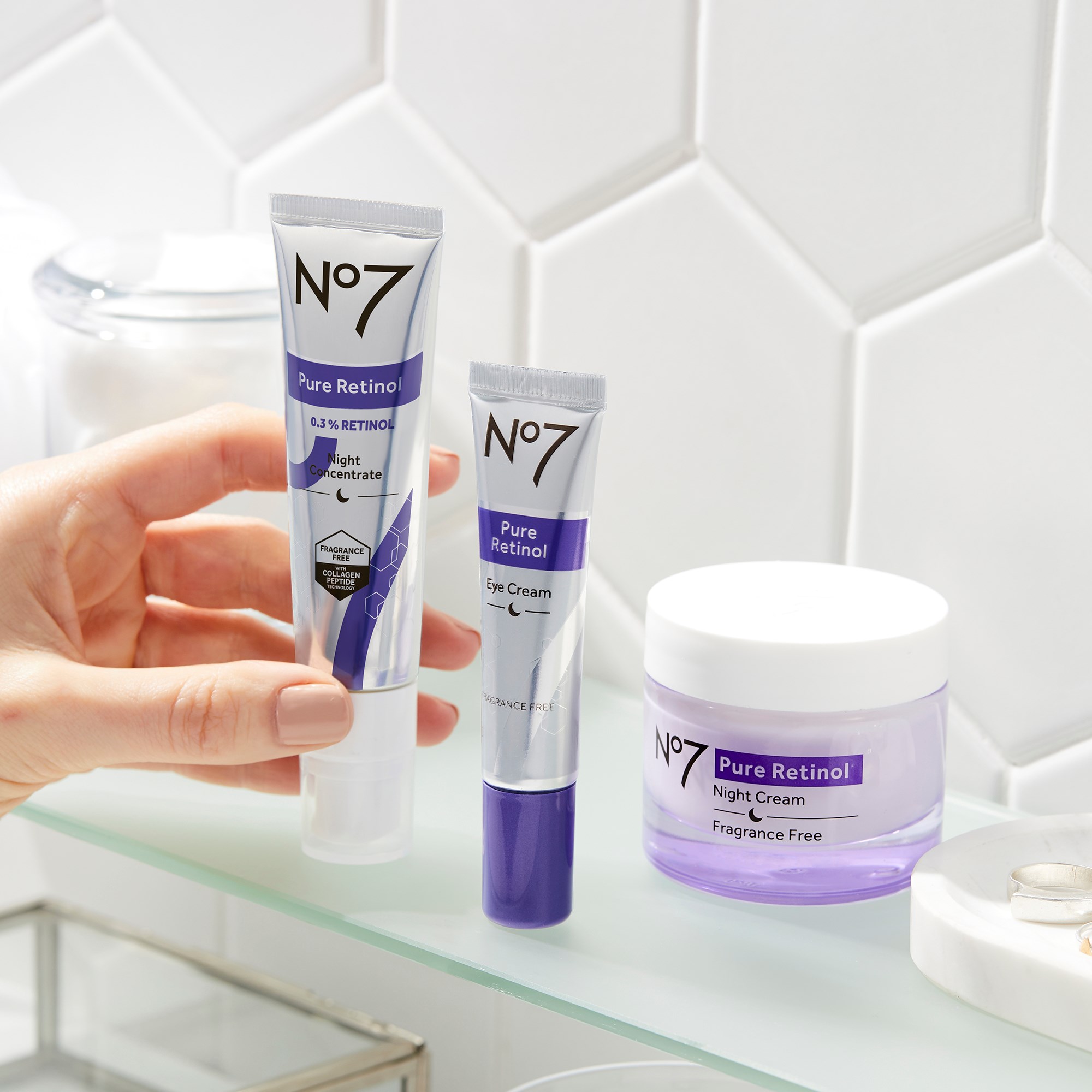 No7 Pure Retinol Eye Cream 15 ml (obrázok 3)