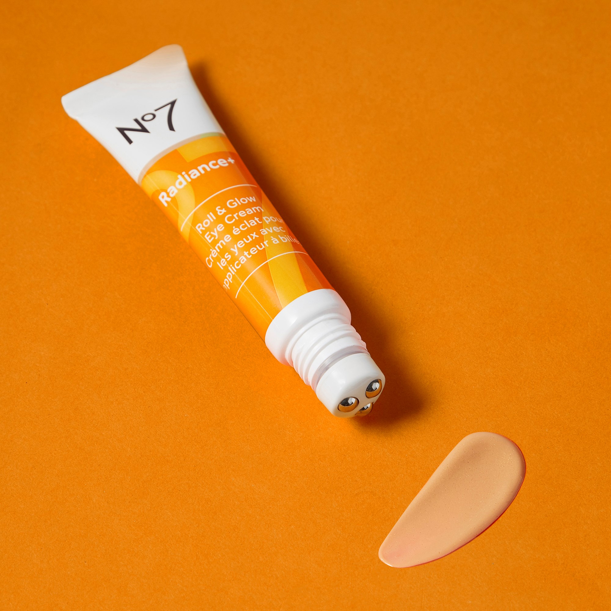 No7 Radiance+ Roll & Glow Eye Cream 15 ml (obrázok 3)