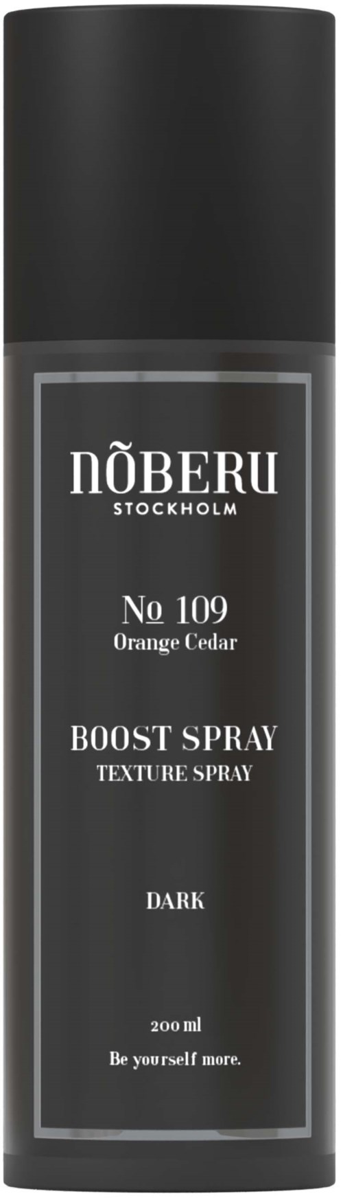 Mørk spraydåse mærket No. 109 Orange Cedar Boost Spray fra Nöberu Stockholm.