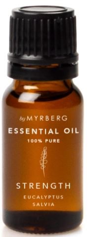 Liten brun flaske med svart lokk, merket MYRBERG ESSENTIAL OIL, eukalyptus og salvie, 100% ren, for styrke.