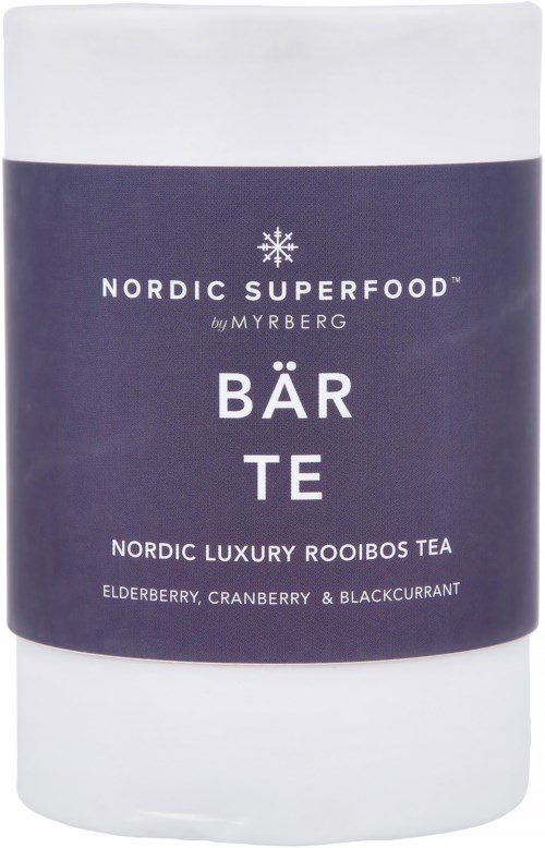 En burk märkt 'Nordic Superfood Bärte' med smak av fläderbär, krusbär och svartvinbär, i vitt och mörkblått.