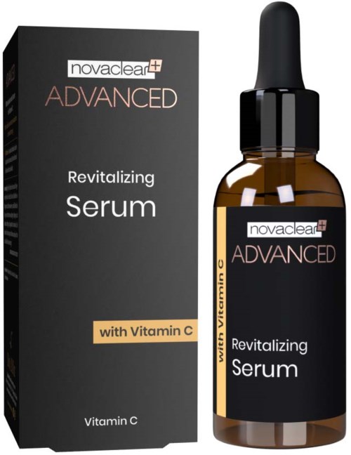 En mörk bärnstensfärgad flaska av Revitalizing Serum bredvid en svart låda. Båda visar varumärket 'novaclear+' och etiketten 'ADVANCED'.