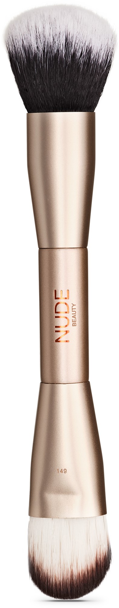 Tweekoppige make-up kwast met zwarte en witte haren en een gouden handvat met 'NUDE'.