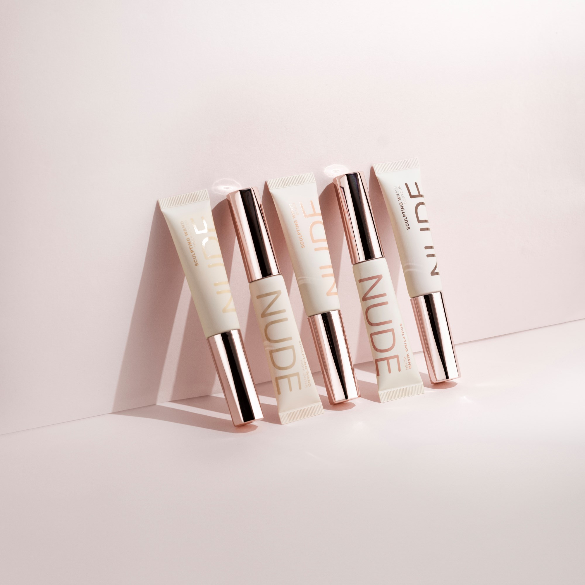 Nude Beauty Sculpting Wand Blush Peachy Glow (obrázok 3)