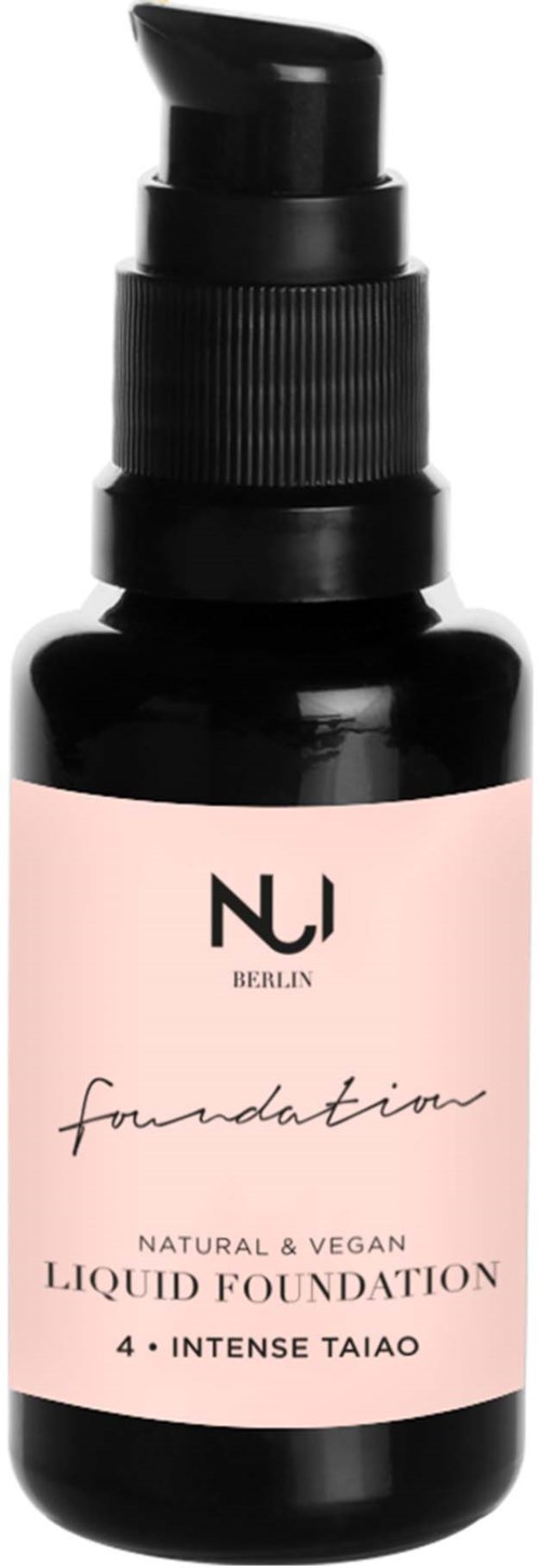 En liten svart flaska med pump, märkt 'Liquid Foundation, Natural & Vegan, Intense Taiao'.
