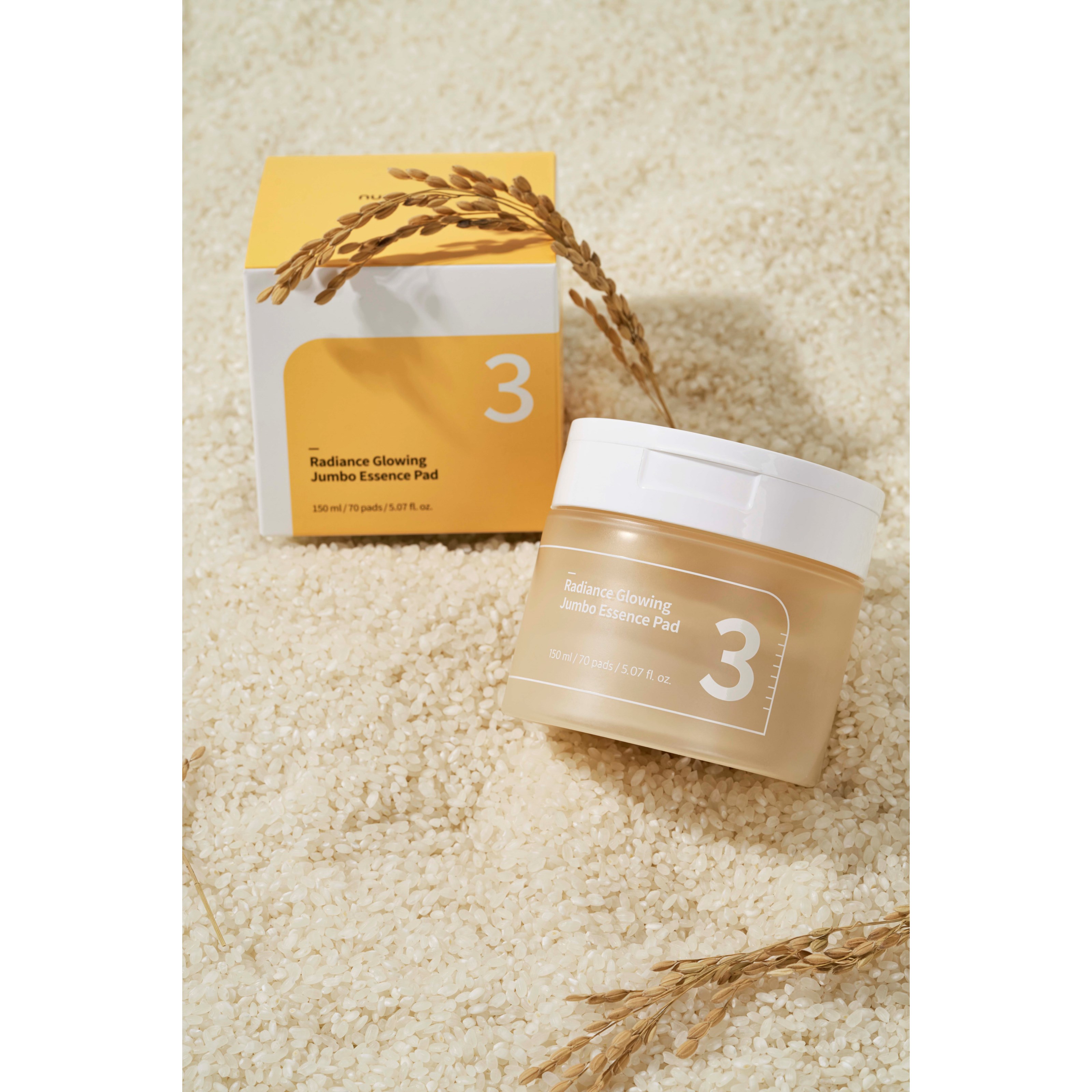 Alternativ bild 1 för numbuzin No.3 Radiance Glowing Jumbo Toner Pad (70ea) 150 ml