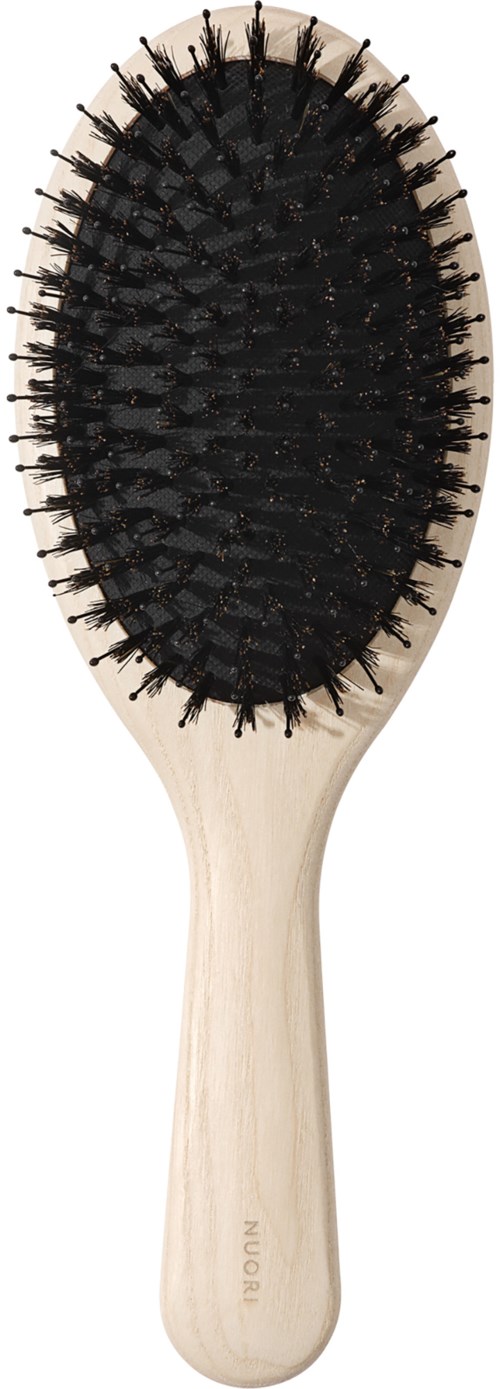 Een houten haarborstel met zwarte borstelharen en ronde vorm.