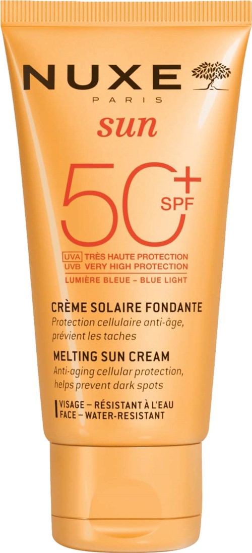 En tube med Nuxe solskum solkrem med SPF 50+ for svært høyt beskyttelse mot solskader.