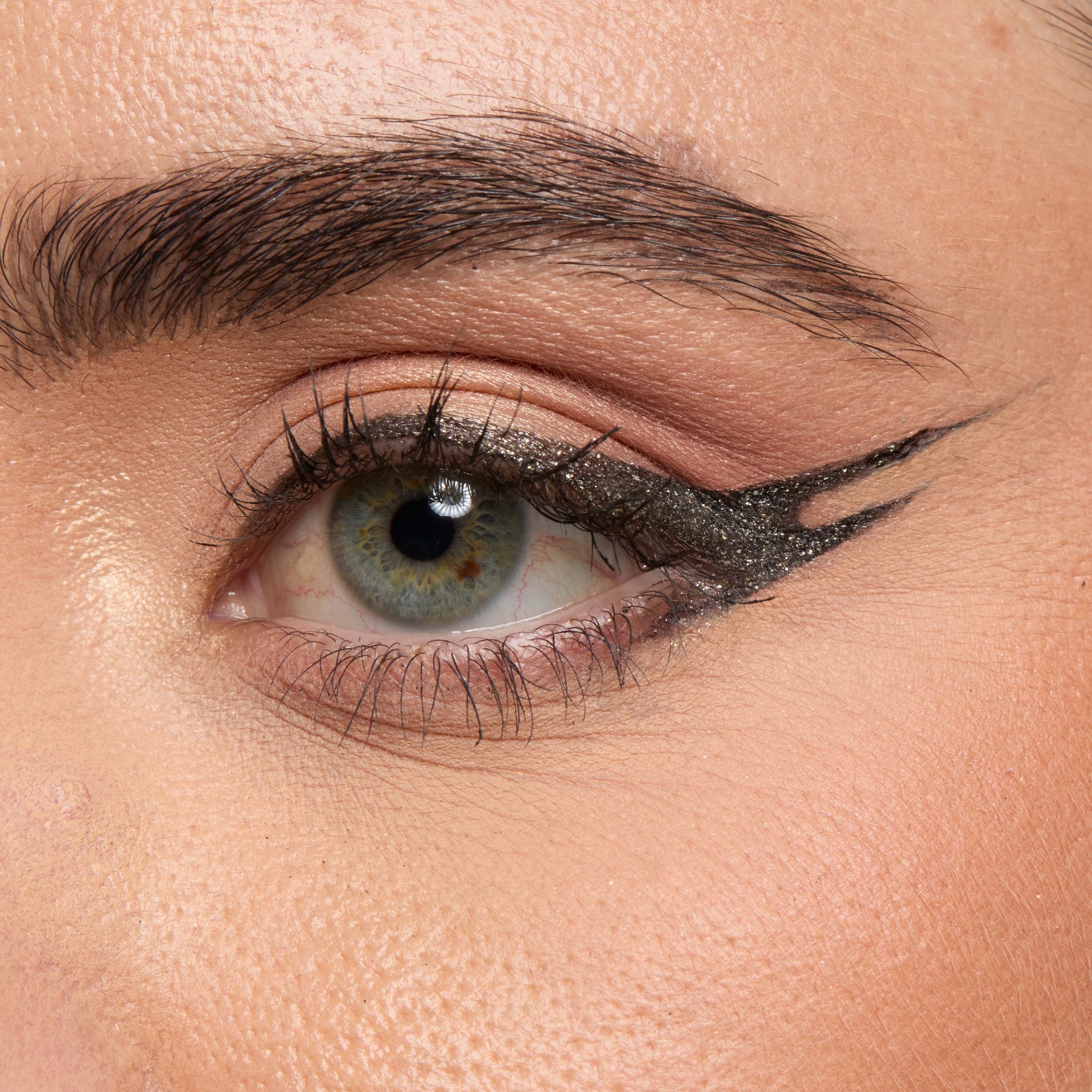 NYX PROFESSIONAL MAKEUP Epic Ink Liner Glitz Waterproof 06 Graphite Gl (obrázok 3)