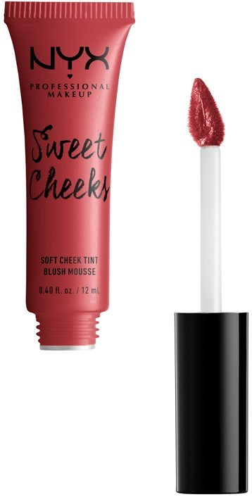 Een roze tube NYX Sweet Cheeks zachte wangtint met applicator die rode tint toont.