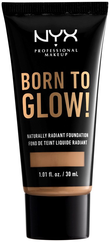 Czarna tubka podkładu NYX z beżowym tekstem: "Born to Glow!" oraz mały próbnik koloru podkładu.