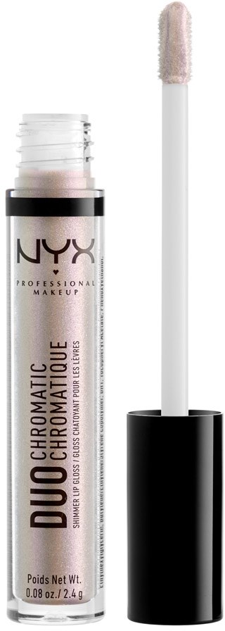 En hvit tube med svart lokk og NYX-logo. Leppestiftapplikator med klar, shimmerende gloss inni.