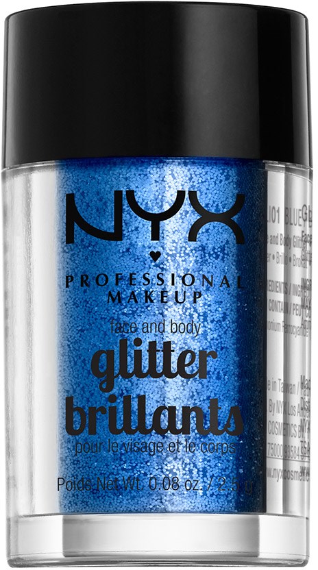 Een doorzichtige container met blauwe glitter erin, gelabeld NYX professional makeup glitter brilliants.