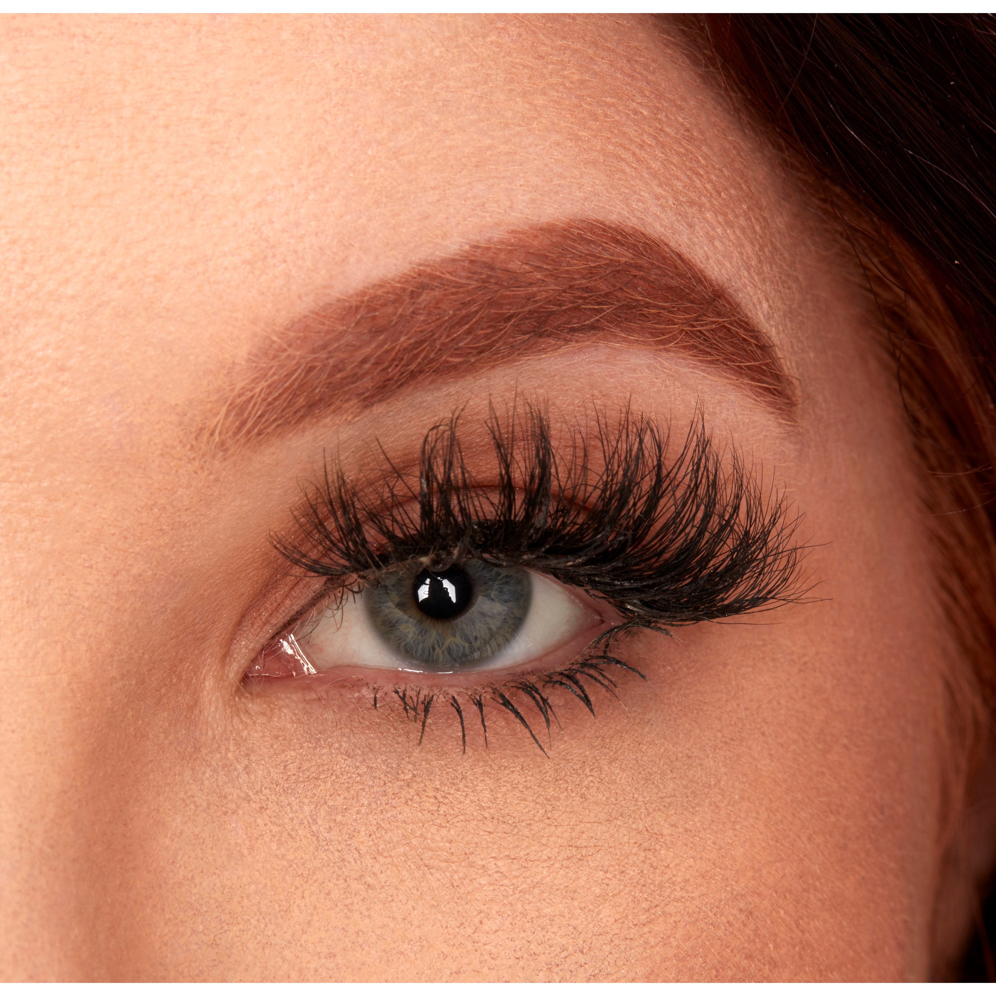 NYX PROFESSIONAL MAKEUP Fill & Fluff Eyebrow Pomade Pencil Auburn (obrázok 5)