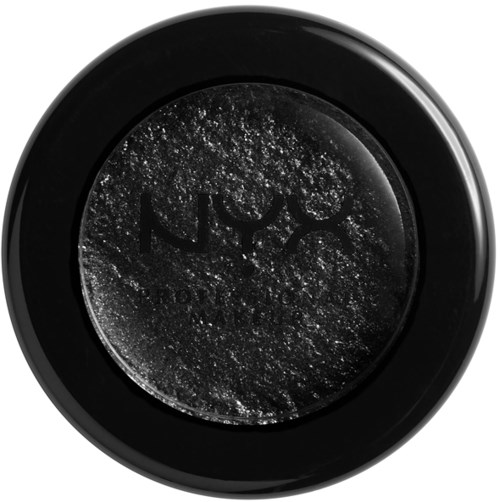 En svart rund ögonskugga med glittrigt silverfärgat inuti, märkt NYX.