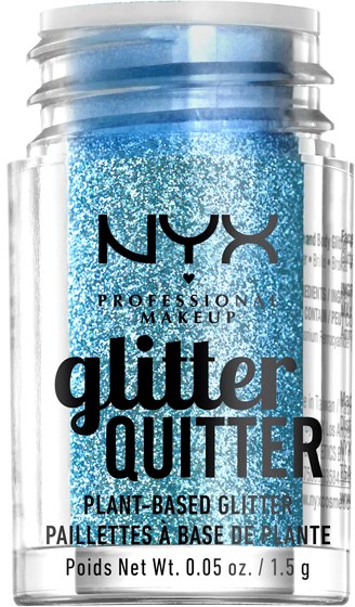 Pieni läpinäkyvä purkki sisältää sinistä kasvipohjaista glitteriä, merkki 'NYX Professional Makeup Glitter Quitter.'