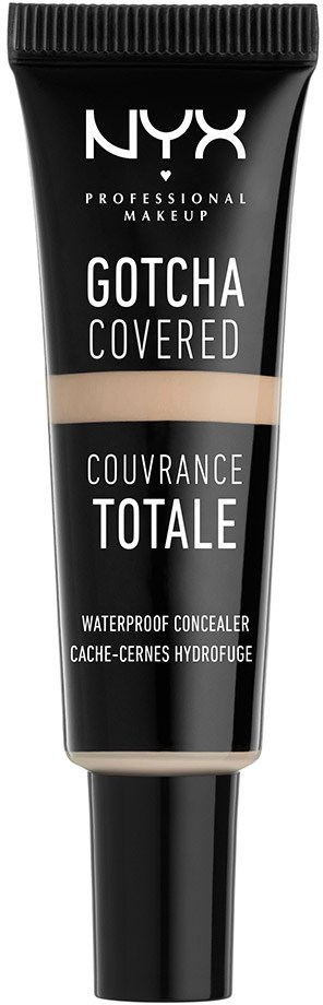 En svart tub med NYX vattentäta concealer med beige och svarta färgblock och vitt text.