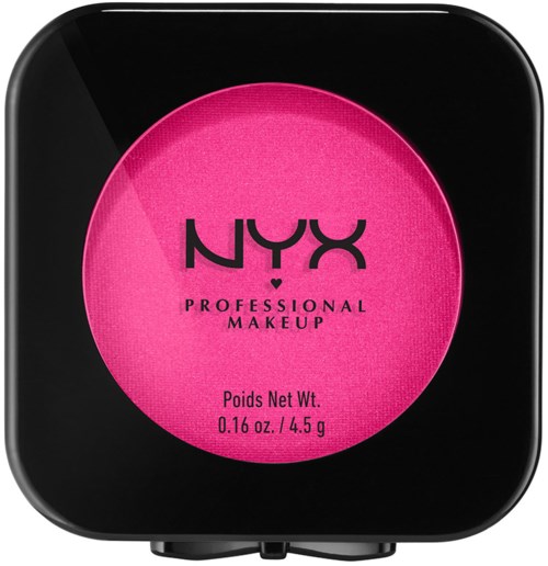 Pink blushförpackning med NYX Professional Makeup-logga och produktvikt på framsidan.