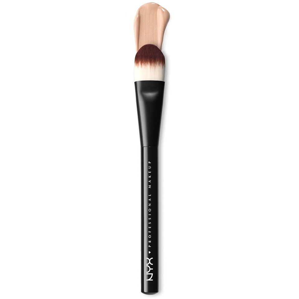 Alternativ bild 1 för NYX PROFESSIONAL MAKEUP PRO Flat Foundation