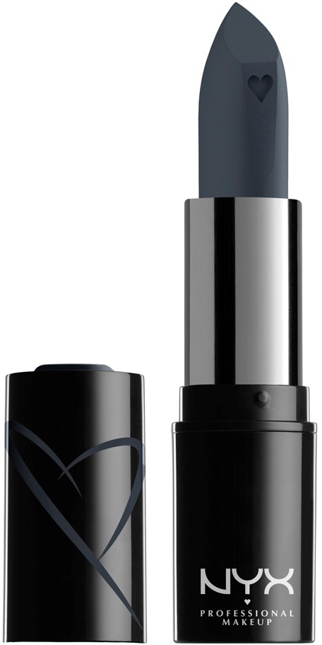 En svart läppstiftspenna med ett hjärtdesign och NYX Professional Makeup-logga. Läppstiftet är halvt utdraget och visar hjärtdetaljen.