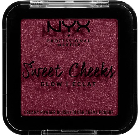 Ein rosa Rouge mit schimmernder Textur in einer Verpackung, beschriftet 'NYX', 'Sweet Cheeks', für Wangen.
