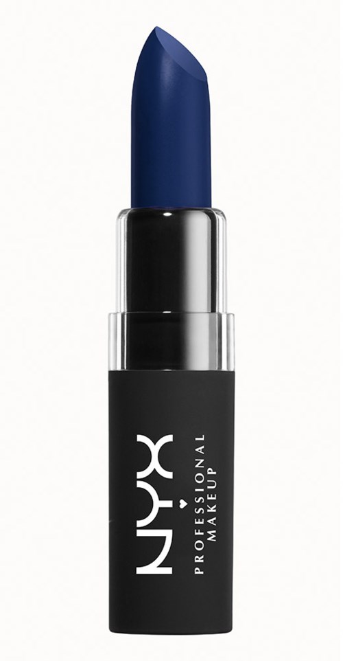 En mørkeblå leppestift i svart og sølvrør fra NYX Professional Makeup.