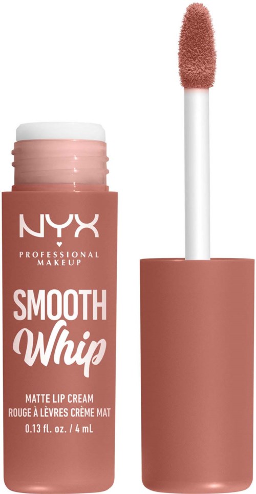 Ett läppstiftshölje med en svampliknande applikator, märkt NYX Smooth Whip Matte Lip Cream i neutral rosa färg.
