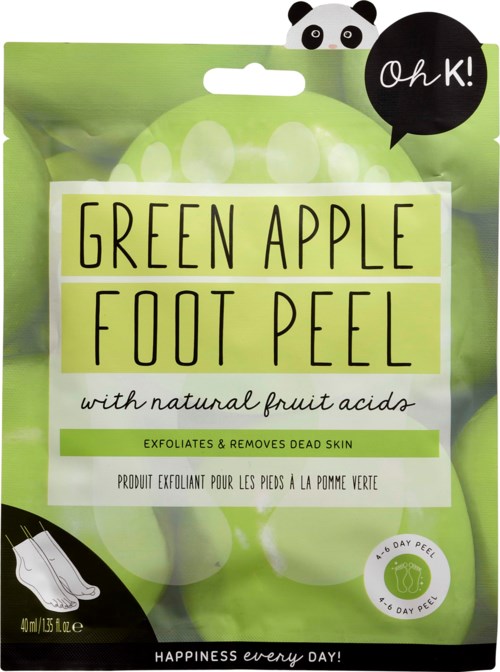 En grønn pakke med panda-logo, inneholder en fotpeeling med naturlige fruktsyrer for å eksfoliere og fjerne dødhud.