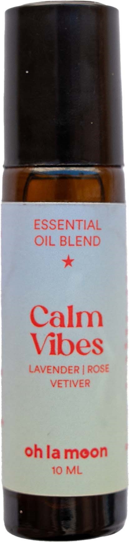 Mała brązowa butelka z napisem 'Calm Vibes' o zapachu lawendy, do mieszanek olejków i relaksacji.