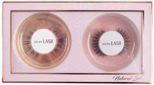 Två set falska ögonfransar i klara runda behållare, märkta "OH MY LASH," i en rosa box.