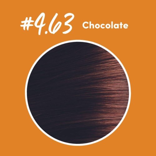 Et rundt utvalg av mørkebrunt hår i en hvitrammet sirkel på oransje bakgrunn. Teksten viser '#4.63 Chocolate'.