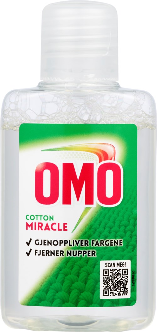 En liten klar flaske med OMO Cotton Miracle-rengjøringsmiddel med grønn etikett og QR-kode. Fjerner flekker og gjør stoffer lyse.