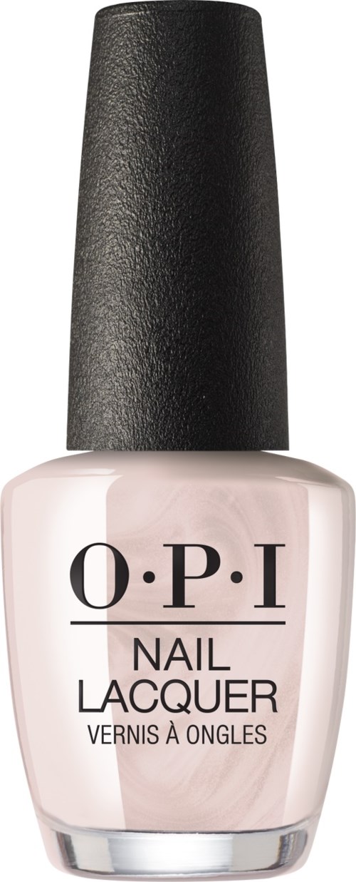 Een flesje O.P.I nagellak met zwarte dop en lichtroze nagellak.