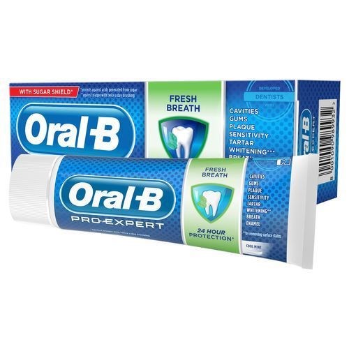Eine Zahnpasta-Tube und Packung in Blau, Grün und Weiß mit Texten wie "Fresh Breath" und "Oral-B."