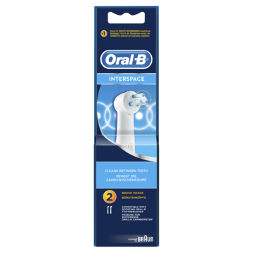 Oral-B Interspace tandborstpaket med vit tandborste och blå bakgrund med produktdetaljer.