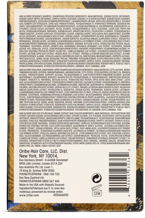 Produktetikett med ingredienser, märke och streckkod, mest vit bakgrund med svart text och några logotyper.
