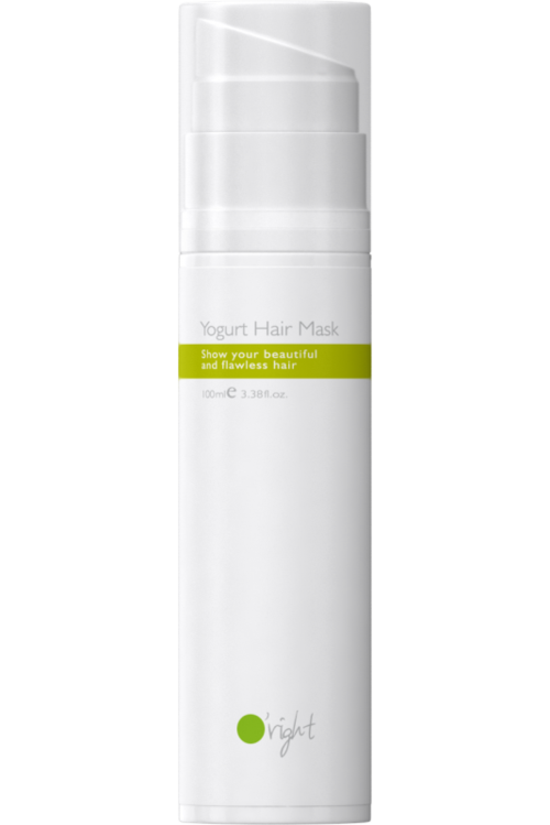 En vit flaska med pump, märkt 'Yogurt Hair Mask' med liten text, med en grön rand och enkel design.