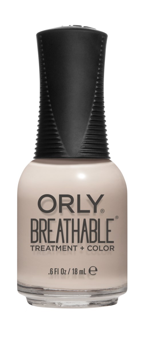En flaske med Orly Breathable Treatment + Color neglelakk i en beige nyanse.