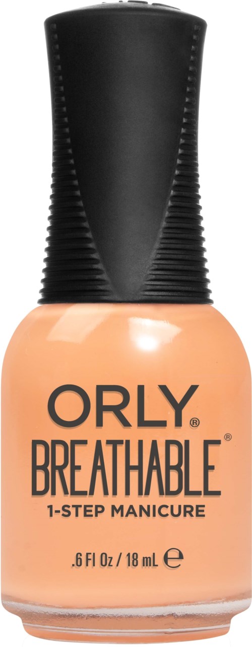 En flaska med ORLY Breathable nagellack i beige färg med svart lock.