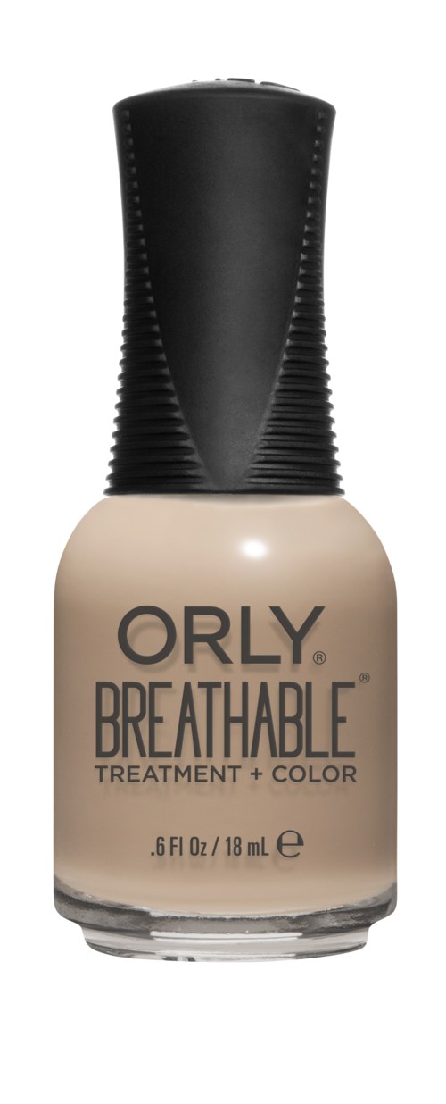 En flaske Orly Breathable neglelakk, beige farge, med svart lokk og etikett.