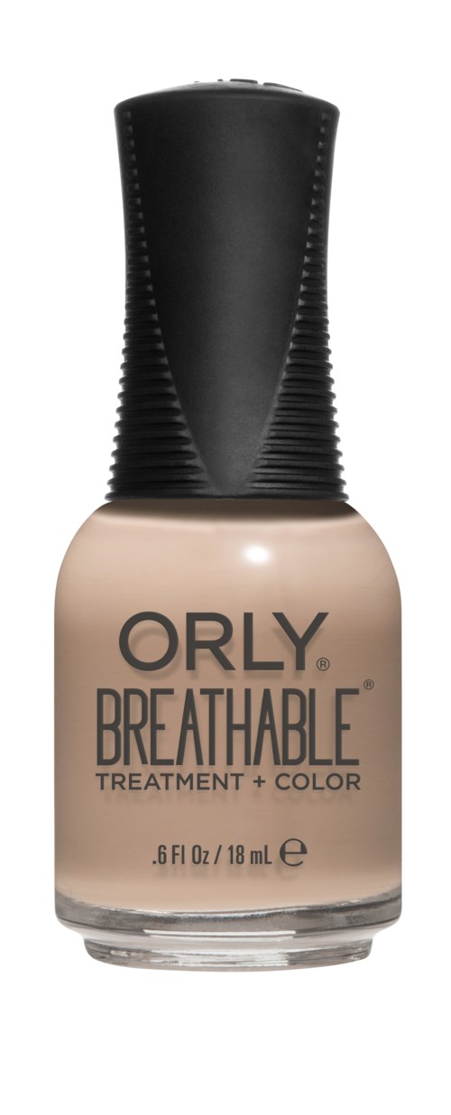 En flaske med ORLY Breathable neglelakk, beige farge, med svart hette, og etikett som viser produktnavnet.