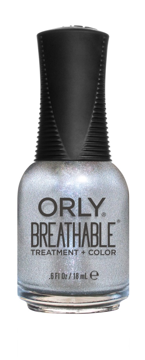 En flaske med Orly Breathable neglelakk i sølvfarge med svart lokk.