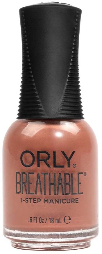 En neglelakkflaske med svart kork og lys rosa lakk. Etiketten sier 'ORLY BREATHABLE 1-STEP MANICURE.'