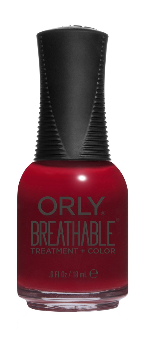 En rød neglelakkflaske med svart lokk, merket Orly Breathable Treatment + Color.
