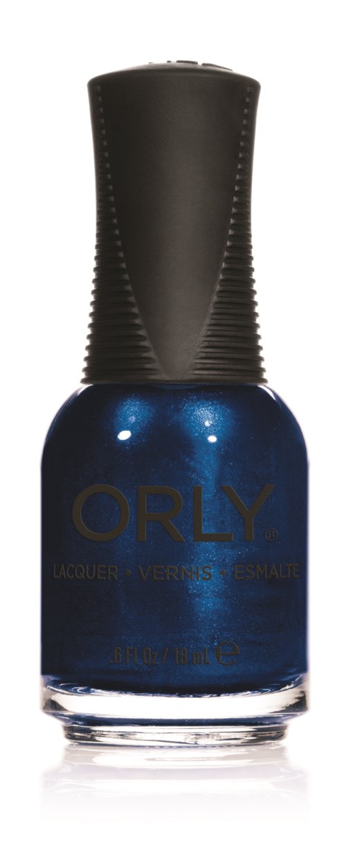 Blå nagellack med svart lock och märket ORLY på flaskan.